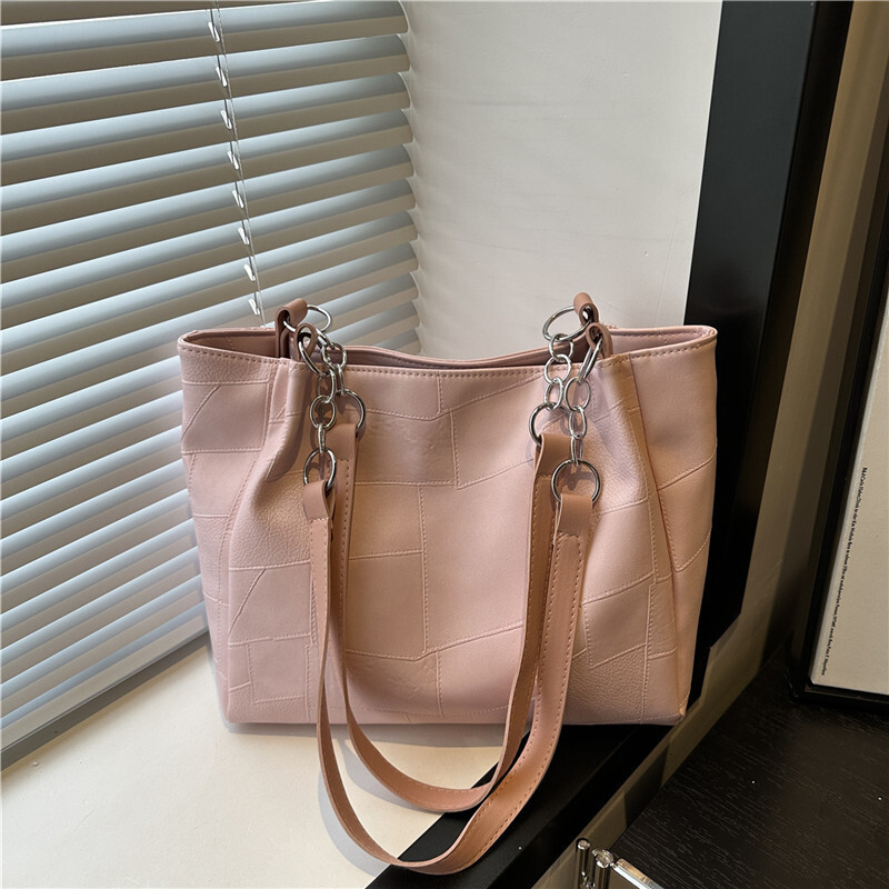Elegant Personality Casual Commuter Women New Large Capacity Pendant Fashion Chain Underarm Shoulder Bag