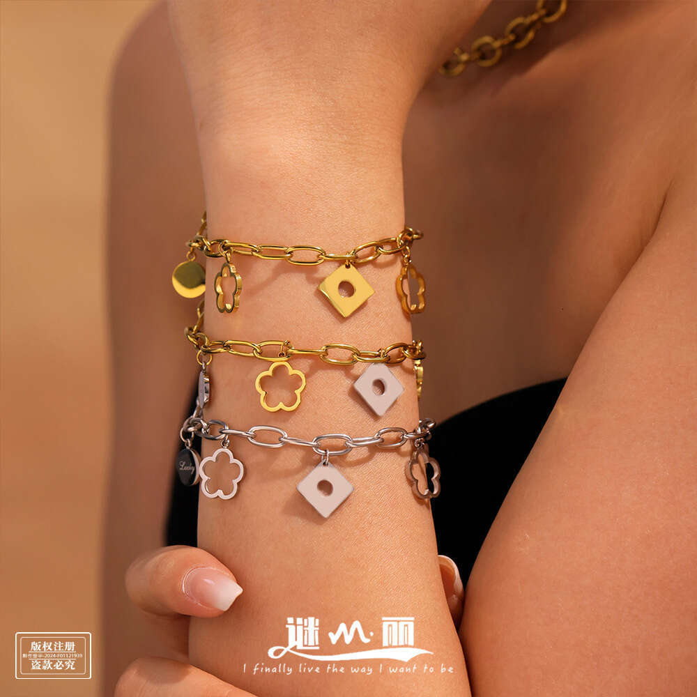 Luxury Jewelry Designer Bracelet for women Clover Bracelet Lucky Flower Mirror Polishing Small Pendant O-shaped Chain Bracelet Stainless Steel Non f
