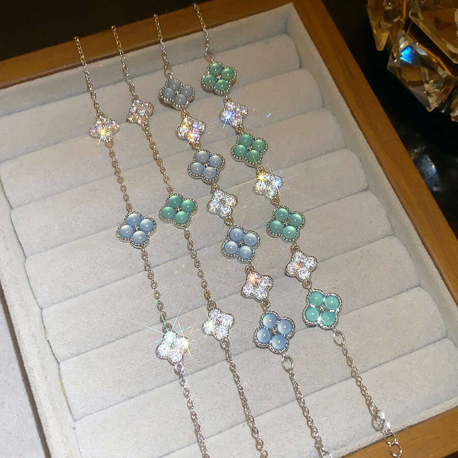 Luxury jewelry designer bracelet French zircon flower pendant bracelet high-end niche fashion temperament bracelet 4-leaf clover bracelet versatile