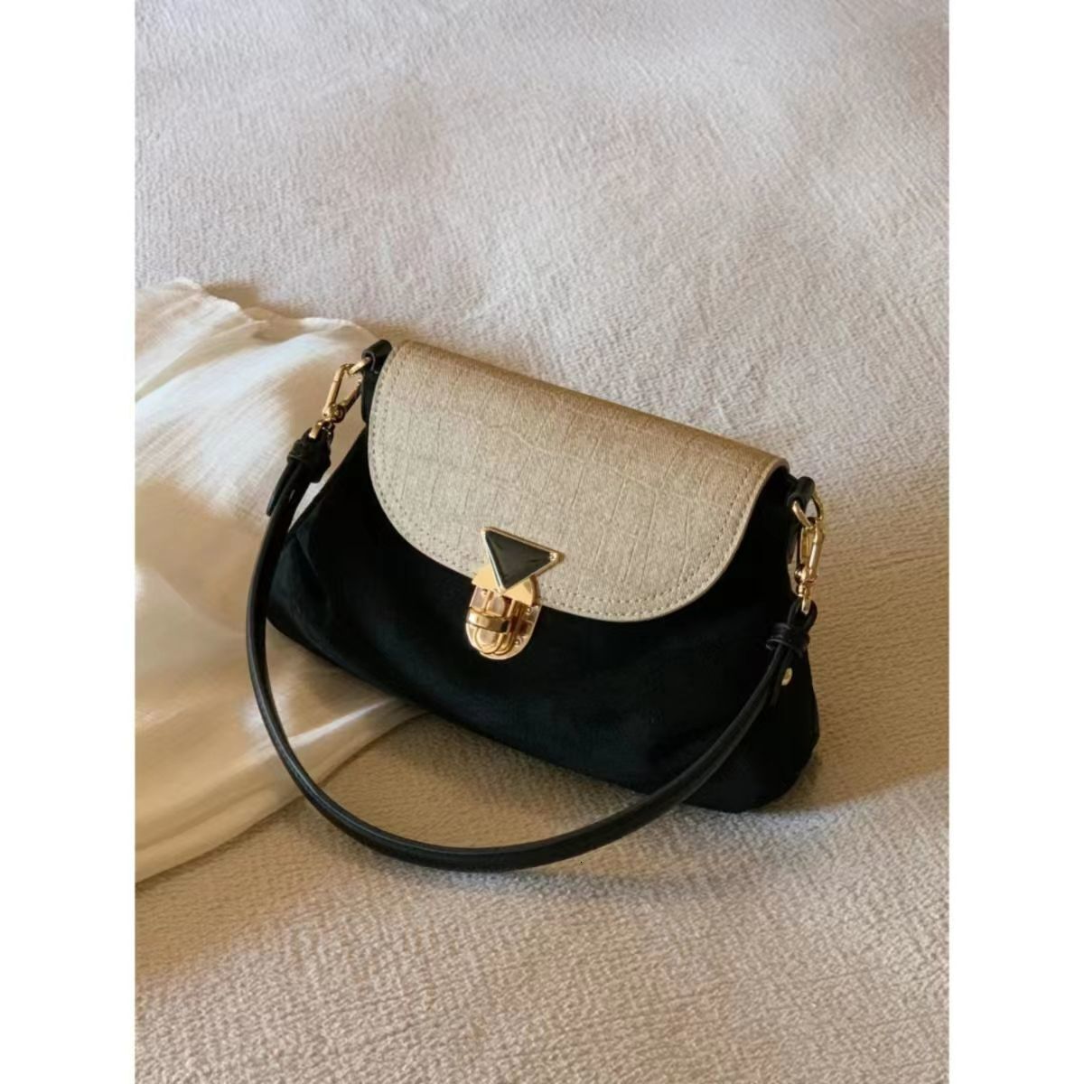 Top Brand High Quality New Style Free Delivery Designer French Roaming Saddle 2025 New Suede Niche Luxury Single Crossbody Korean Style New Free Del