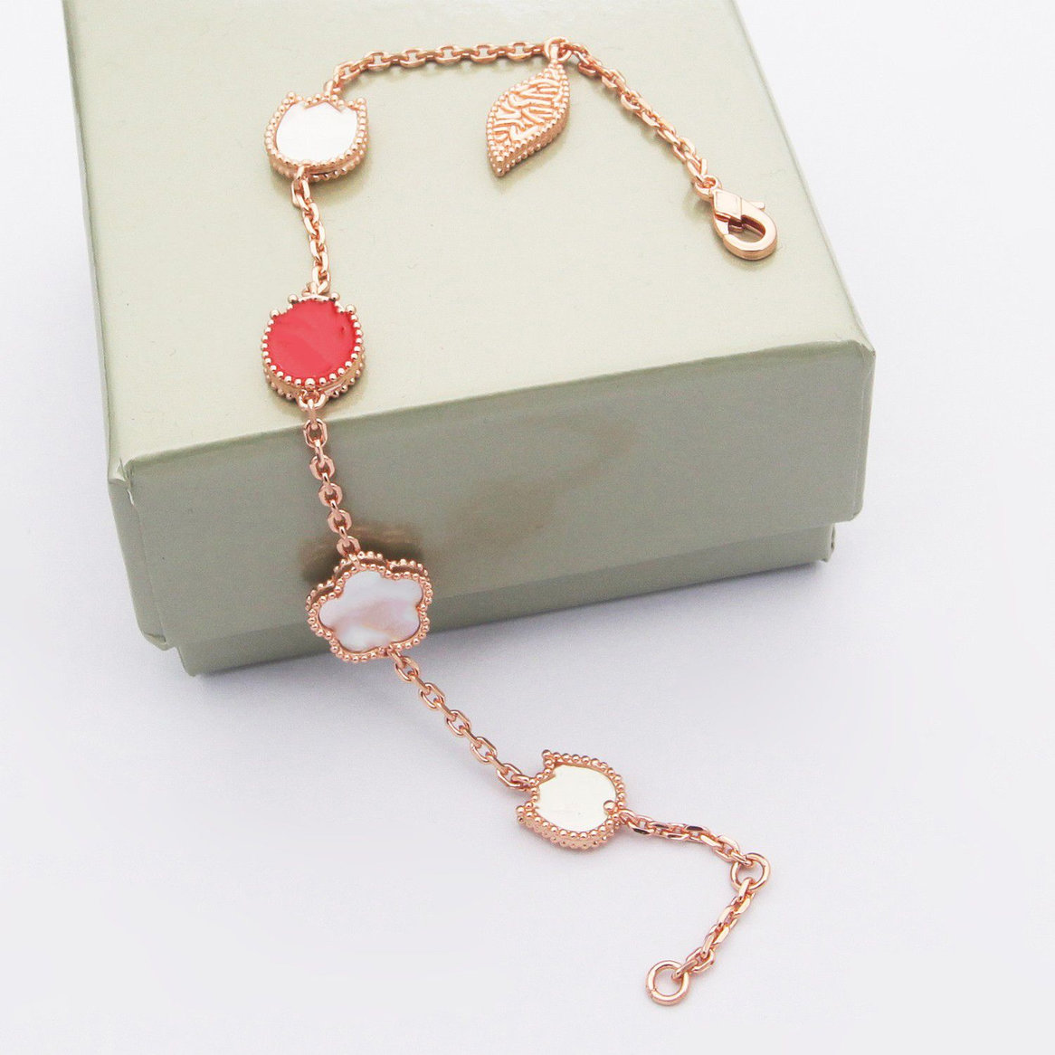 2025 Fashion bracelet luxury designer jewelry womens charming Ladybug bracelet classic design Party Anniversary gift various styles available bracel