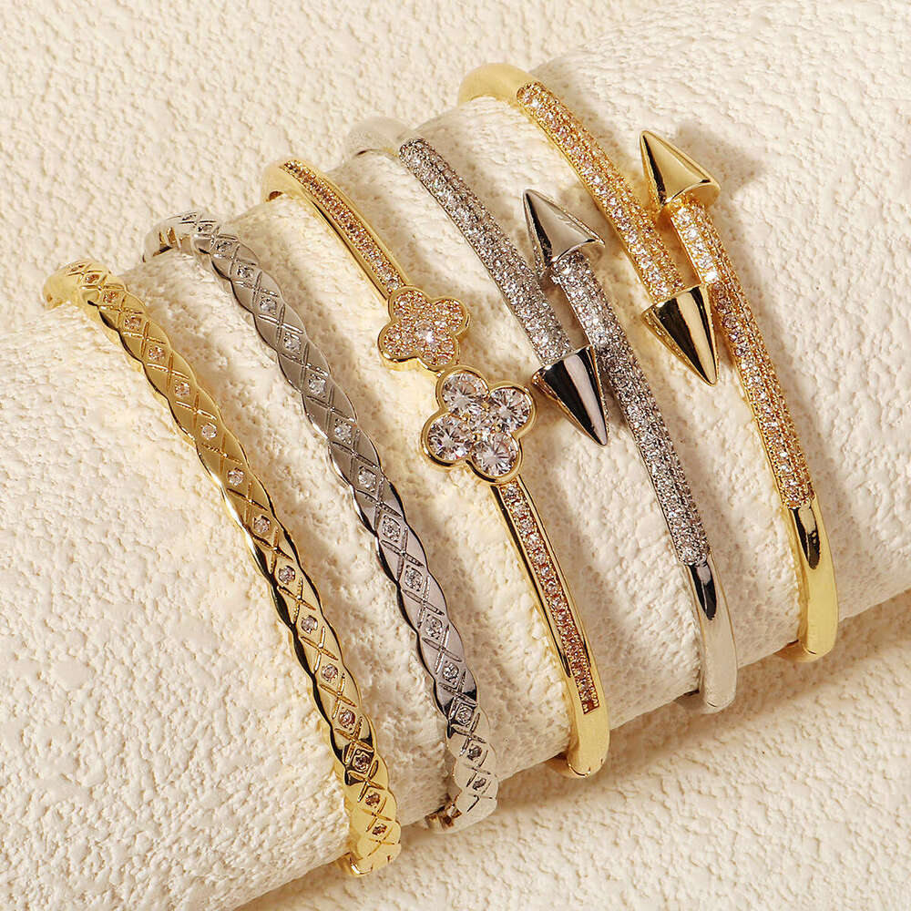 Ins Hot Selling Luxury Jewelry Designer Bracelet For Women Popular Star Bracelet Lucky Clover Nail Bracelet Exquisite Full Diamond Single row tennis