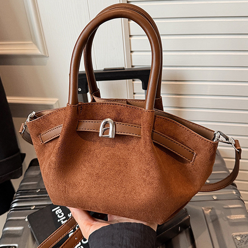 Top Brand High Quality New Style Free Delivery Designer Niche Light Luxury Matte Tote New Commuting Shoulder Textured Crossbody Bucket New Free Deli