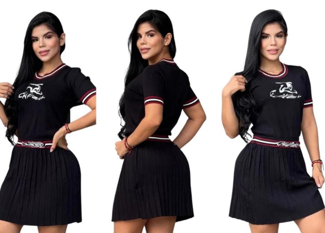 Women's Casual Dresses Set Short Sleeve O Neck Tops grid Pleated Skirt Two Piece Set Women Outfit Knitted Mini Skirt Sets