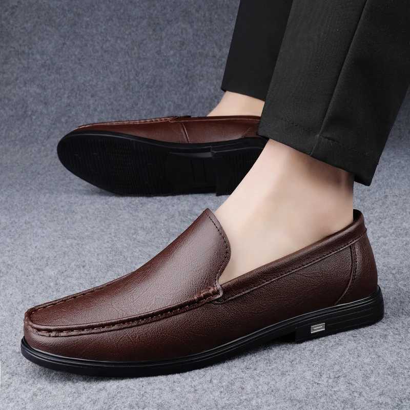 2024 New Genuine Leather Men Shoes Trendy Casual Slip Formal Loafers Men Italian Brown Male Driving Shoes SneakersXJ250827