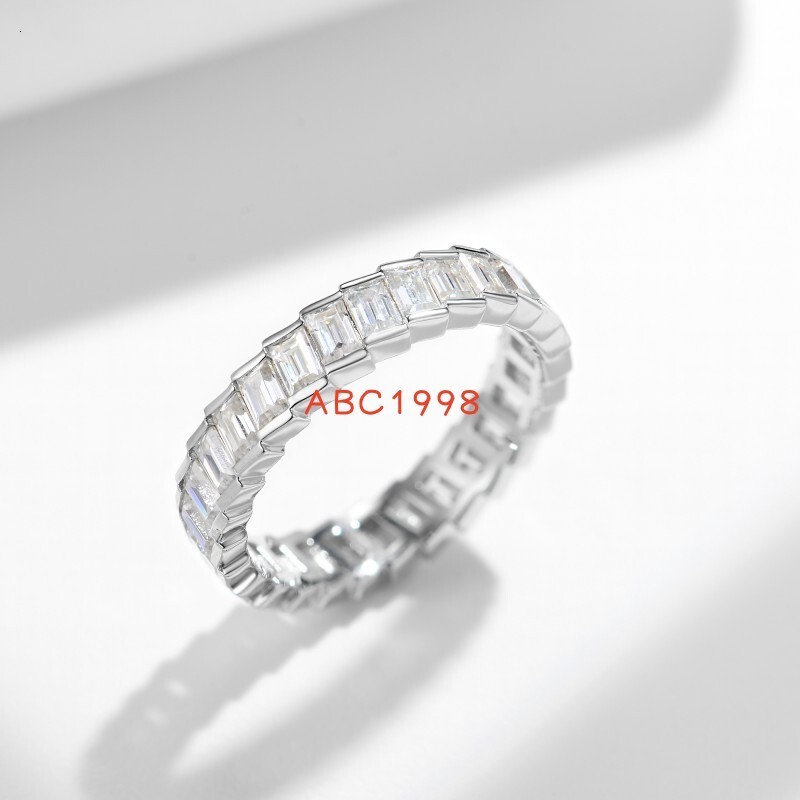 S925 Silver Moissanite Diamond Eternity Ring Elegant and Luxurious Product Category for Party Wedding Graduation Ceremony