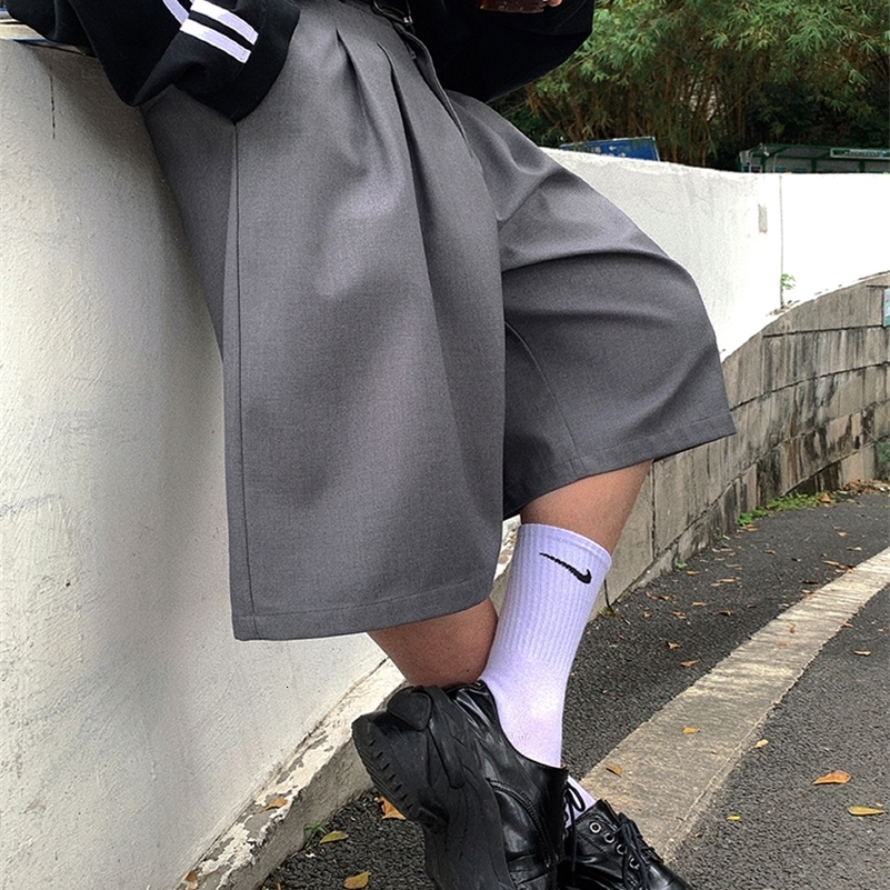 Mauroicardi Spring Summer Loose Casual Soft Grey Pleated Shorts for Men with High Waist Short Straight Pants Korean Clothes 250826