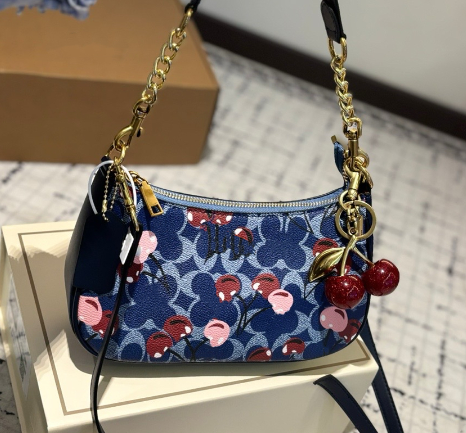 Luxury bag designer single-shoulder bag fashionable chain underarm bag Cherry print pendant handbag Women's casual crossbody bag purse