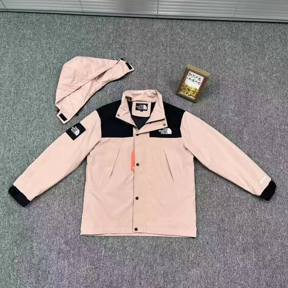American version 1990 men and women can be three in one outdoor windproof waterproof mountaineering clothing couples jacket jacket