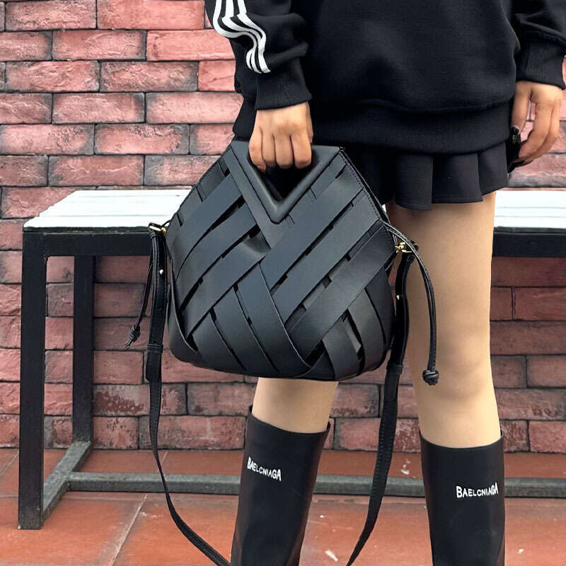 Women's Fashion Striped Handbag Free Shipping Designer Inverted Triangle Woven Shoulder Bag Luxury High-end Mother Bag Vegetable Basket 08