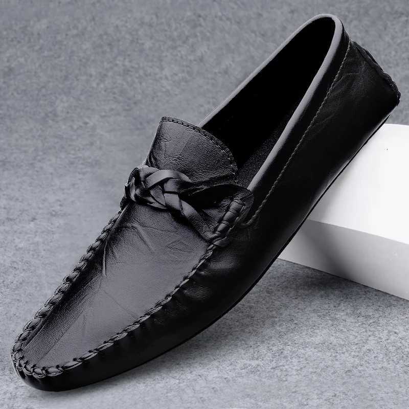 Italian Mens Shoes Casual Luxury Designer Summer Men Loafers Leather Men Light Breathable Slip Flats Boat ShoesXJ250827