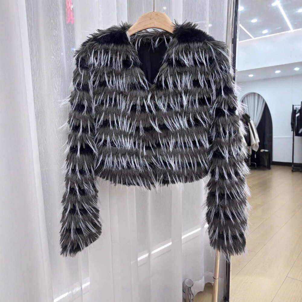 2025 Winter New Imitation Mink Socialite Fashion Fox Fur Slim Fit Short Women's Coat Women's Fur