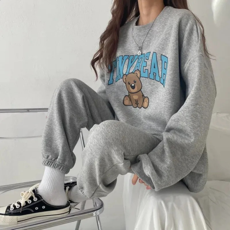 Womens Tracksuit Tinybear Sport Suits Autumn Warm Hoodie Casual Long Sleeve Sweatshirts and Trousers Fleece Two Piece Sets 250826