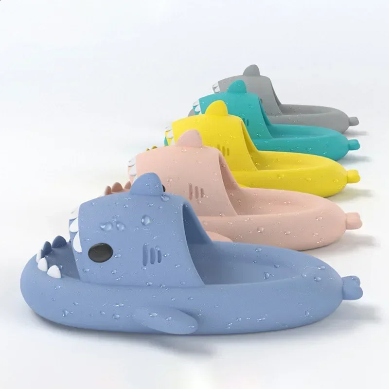 2024 Summer Shark Slippers Women Slides Men Bathroom Flip Flops Home AntiSkid Flat Shoes Outdoor Childrens Funny Sandals250826