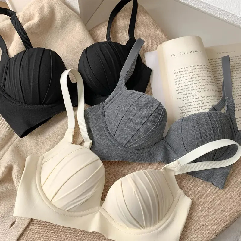 2024 Pleated Bras Push Up Bra Small Chest No Steel Ring Wirelss Soft Bra Solid Color Sweet Seamless Bra250826