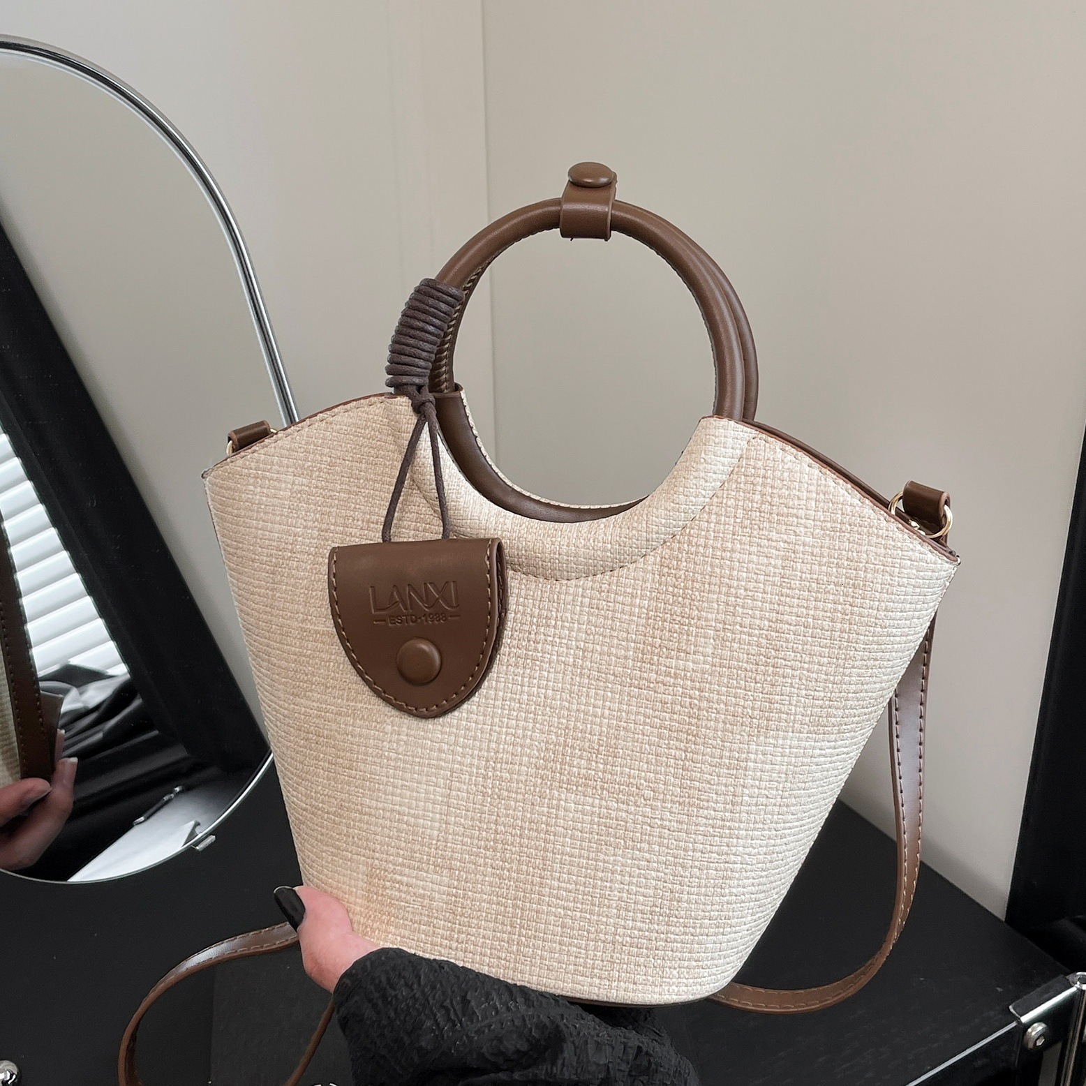 Top Brand High Quality New Style Free Delivery Designer Korean Style Design Fashion Color-Block Commuter 2025 New Crossbody Bucket New Free Delivery