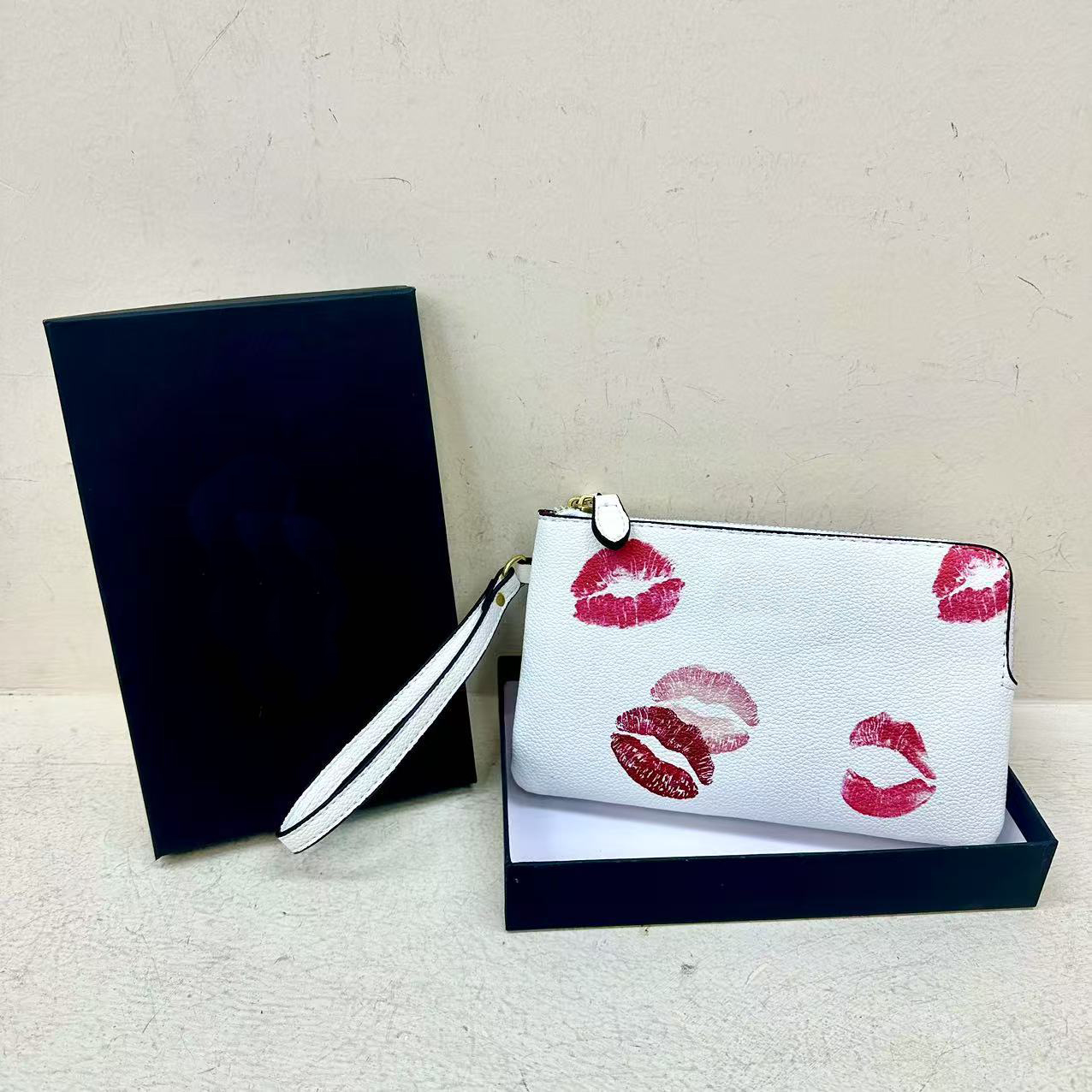 Fashion Keychain Wallet Women Designer Coin Purse With Box Key Chains Card Holder For Man Luxury Coins Pouch Heart Clutch Bag Cardholder