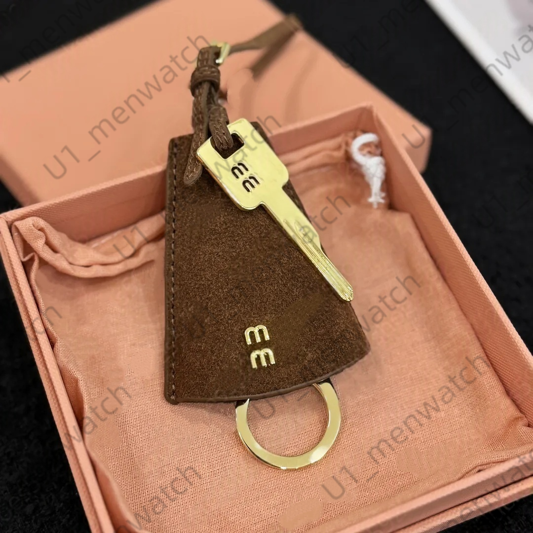 DHgate fashion designer keychain MU Luxury Bag Charm Key Chain Leather Keyring For Women men Key Ring Classic Letters Flower School bag pendant AAA