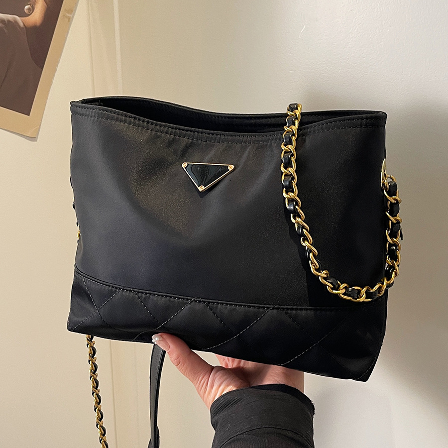 Top quality Brand High Quality New Style Free Delivery Designer Nylon Shoulder for Women 2025 New Casual Chain Crossbody Trendy Bucket New Free Deli