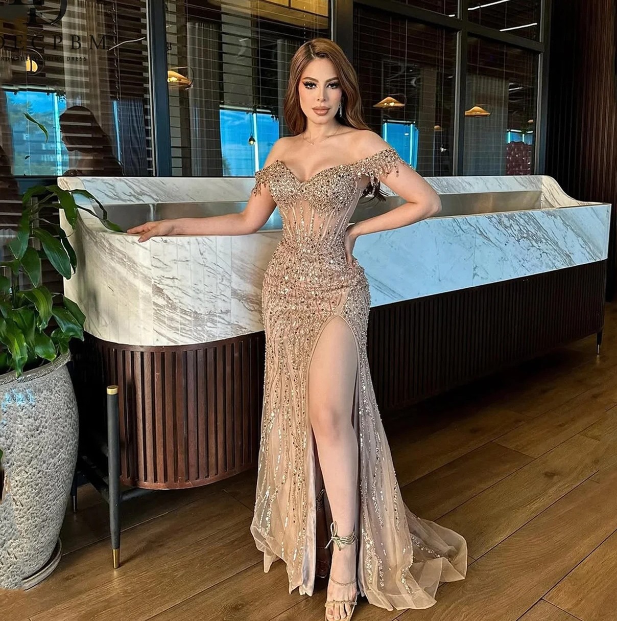 2026 Luxury Champagne Arabic Prom Pageant Dress Off the Shoulder Sequins Beads Silt Long Evening Party Dresses Formal Gown Gala robe de soiree Vesti