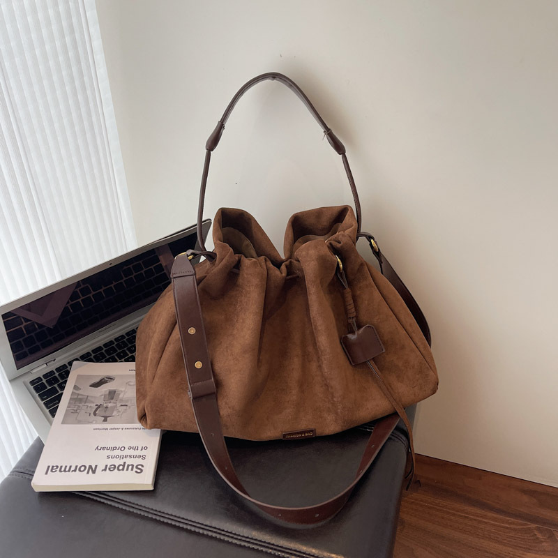 Top quality Brand High Quality Style Free Delivery Designer Pleated Drawstring Crossbody High-End Feel, 2025 Casual Retro Commuter Free Delivery Des