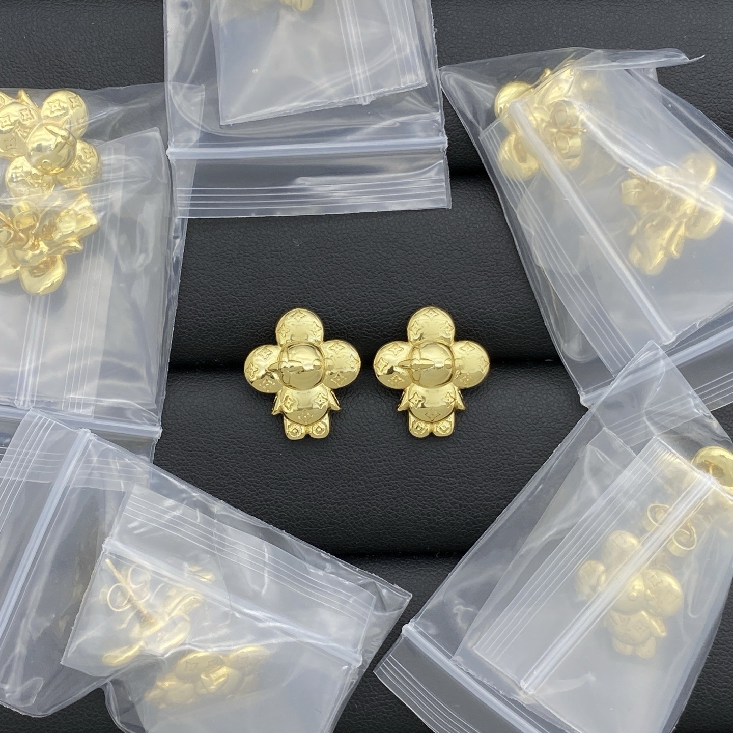 High End Diamond Clover V Letter Earrings designer Earrings Luxury gift Stud Gold Earrings 18K Rose Silver plated designer jewelry for women earring