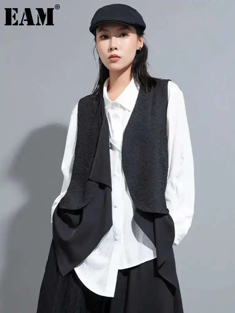 EAM Women Loose Fit Black Irregular Big Size Casual Vest Vcollar Sleeveless Fashion Spring Autumn 2025 1DH1079 250823