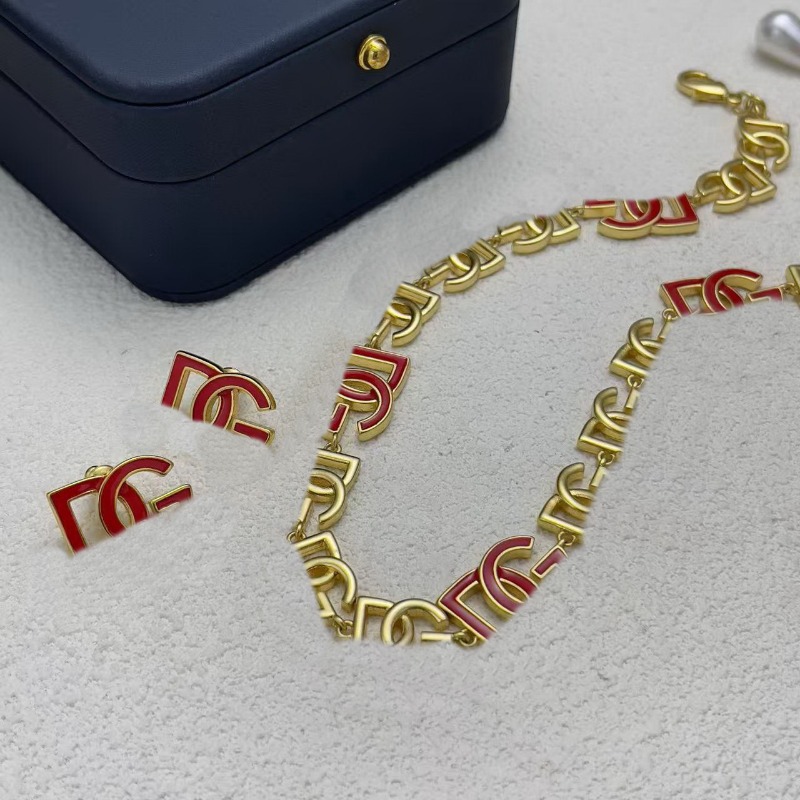New Designed women red Enamel letters pendant Necklaces gold Copper Plated pearls Brooch earring fashion Designer Jewelry