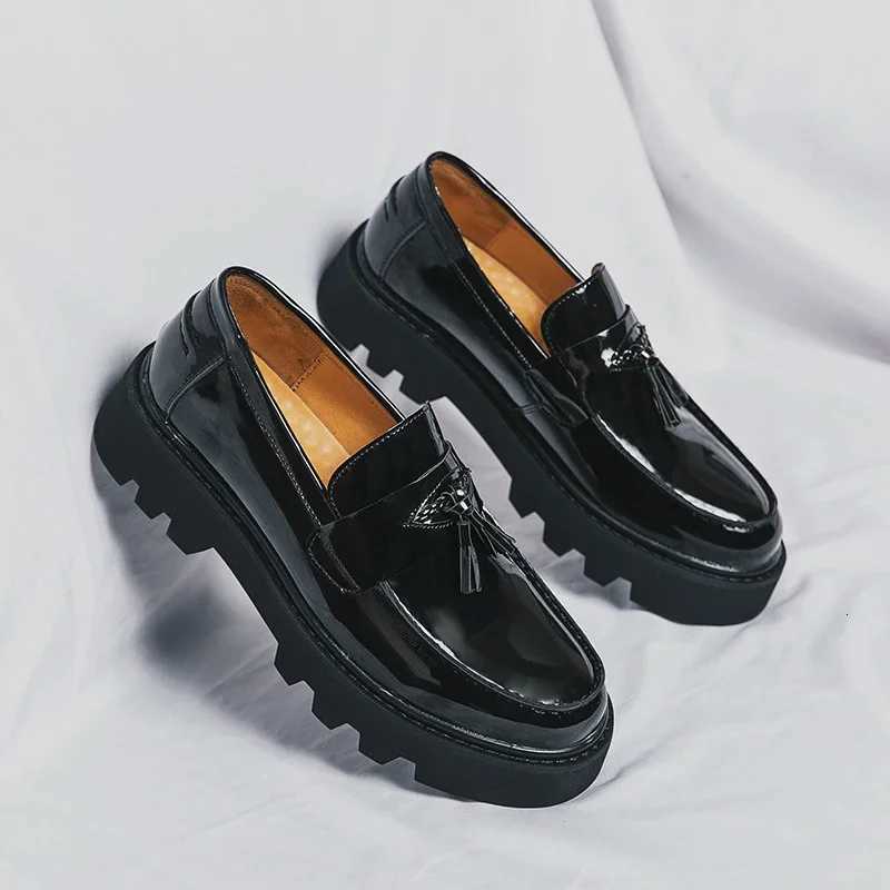 New Black Loafers Men Pu Leather Shoes Breathable Slip On Solid Casual Shoes Handmade Men Dress ShoesXJ250827
