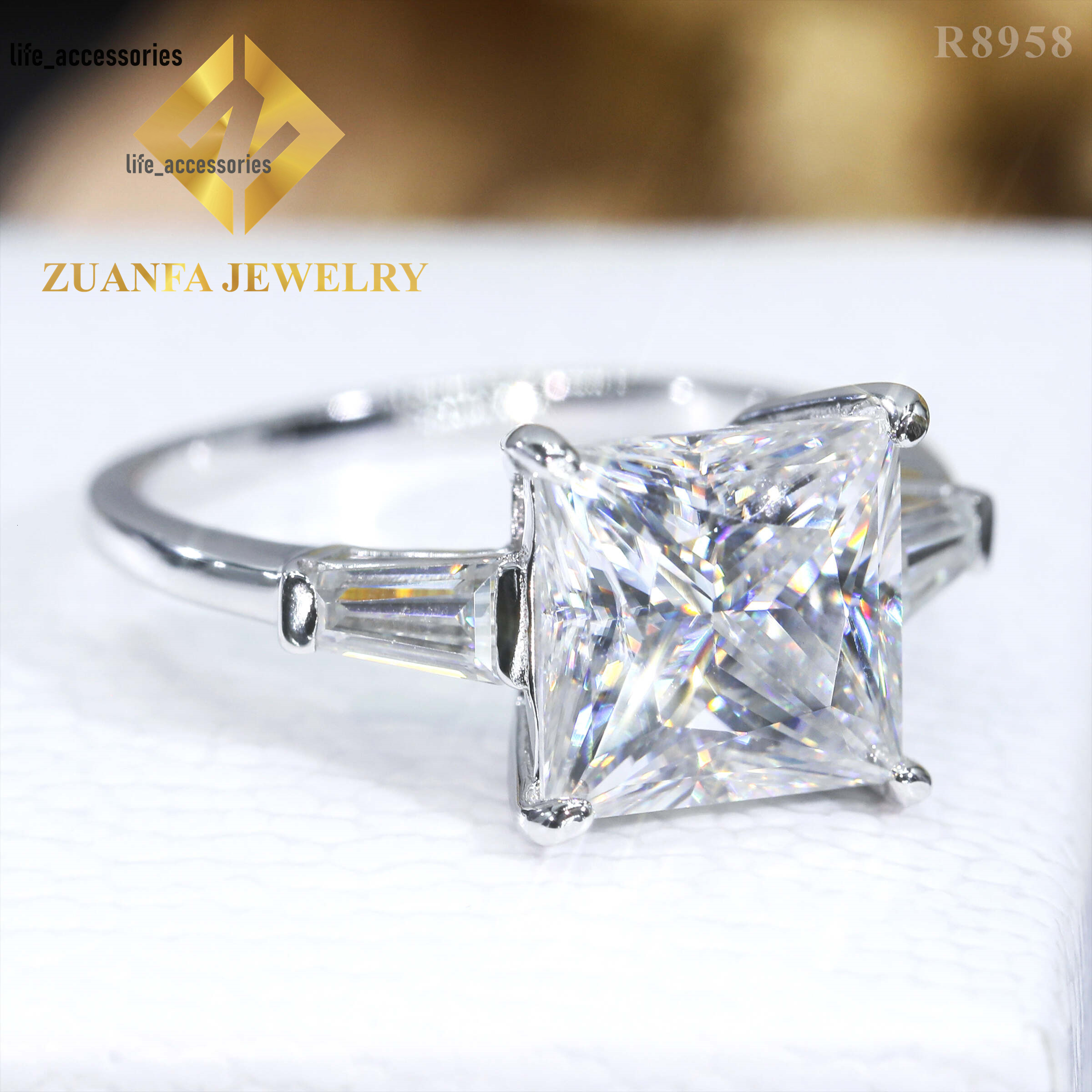 New Fashion Jewelry Ring Ladies S925 Sterling Silver Princess Cut Moissanite Ring Engagement Wedding Ring