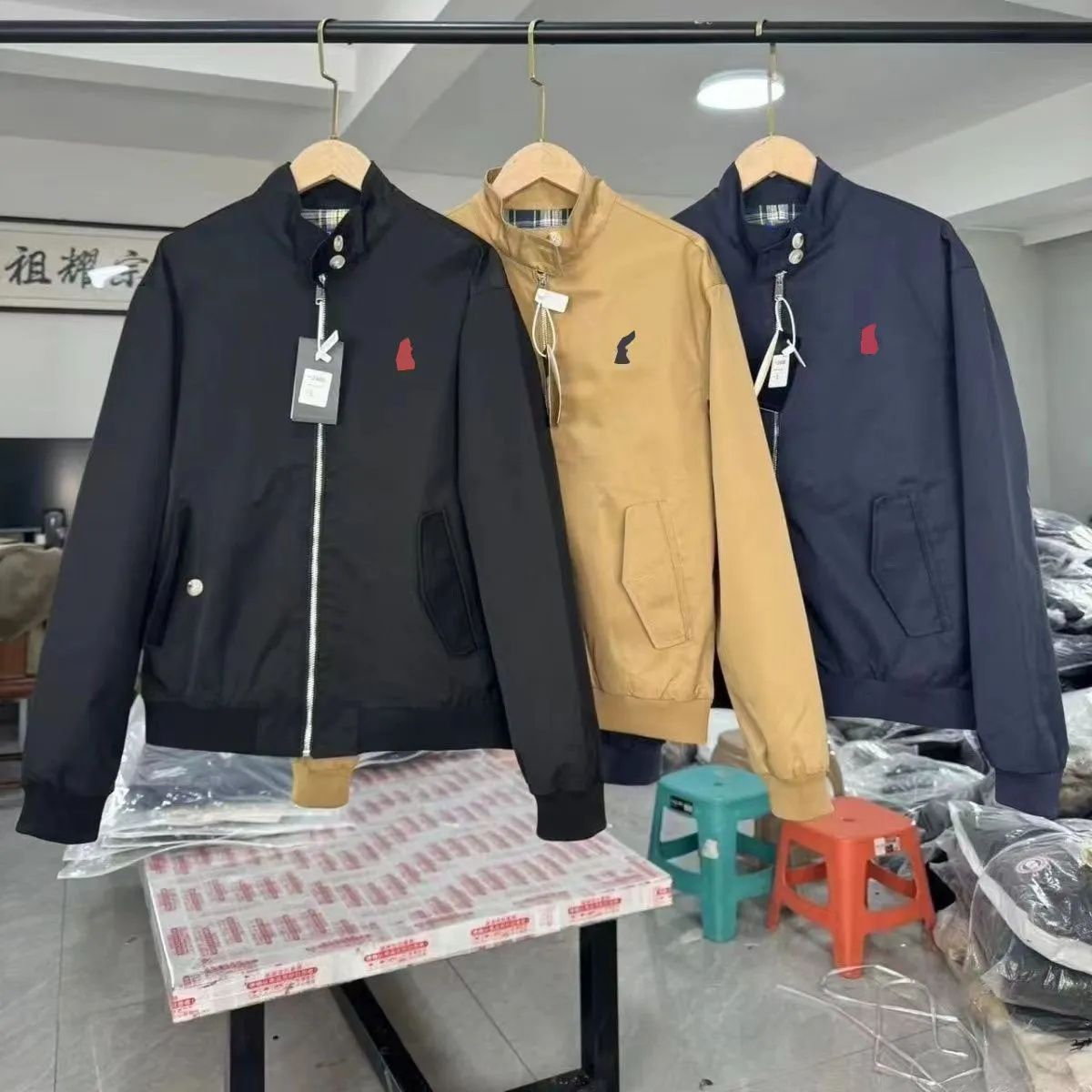 Designer Men Jacket Zipper High End Horse Embroidery Male Casual Coat Fashion Unisex style Lapel and stand-up collar