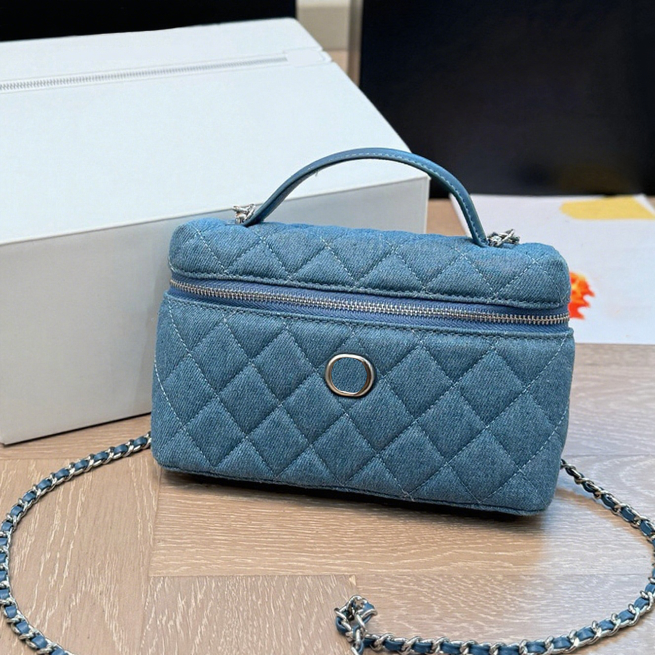 Y383 Women's Designer Makeup Bag Luxury Shoulder Tote Stylish Women's Crossbody Bag Denim Makeup Crossbody Bag Essential for Daily Outings