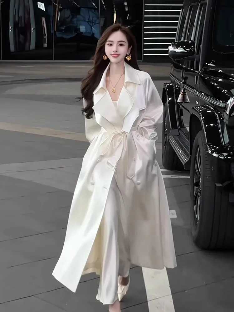 Lautaro Spring Autumn Long Flowy Shiny White Trench Coat for Women Double Breasted Elegant Stylish Design Clothes 2025 Z250828