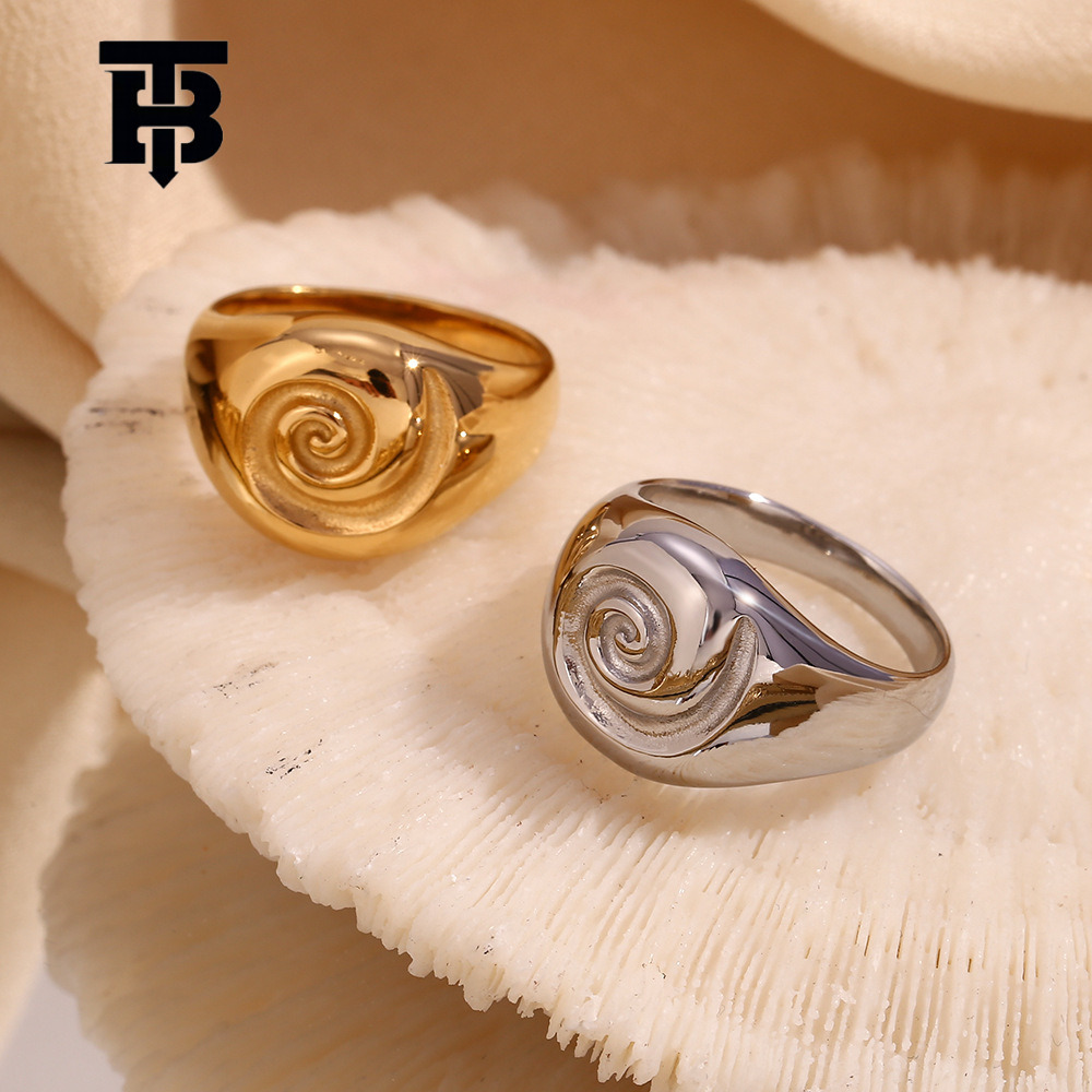 Free Shipping For New Designer Accessories Niche Personality Retro Temperament Jewelry Stainless Steel 18K Gold Plated Cast Round Surface Swirl Ring