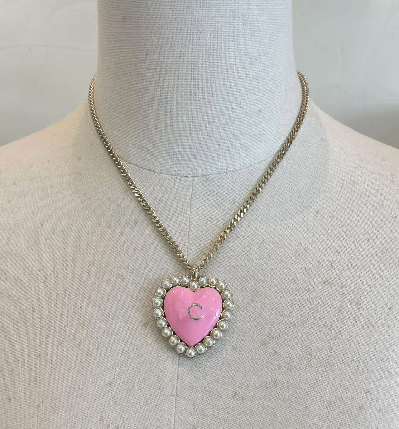 2025 Luxury quality charm heart shape stud earring with white shell beads and pink black color have stamp box pendant necklace PS4354