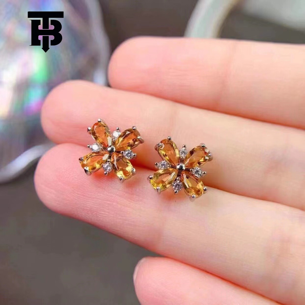 Free shipping for new designer accessories Simple and Elegant Earrings Silver Setting Fashion Classic Natural Yellow Crystal Earrings Water Drop