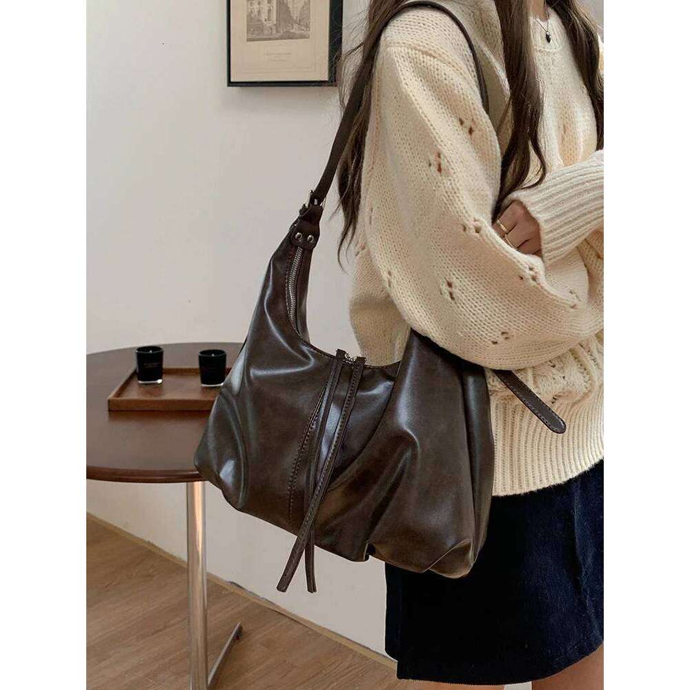 2025 New Retro Underarm Fashion Leisure Large Capacity Shoulder Daily Commuter Crossbody Women's Bag
