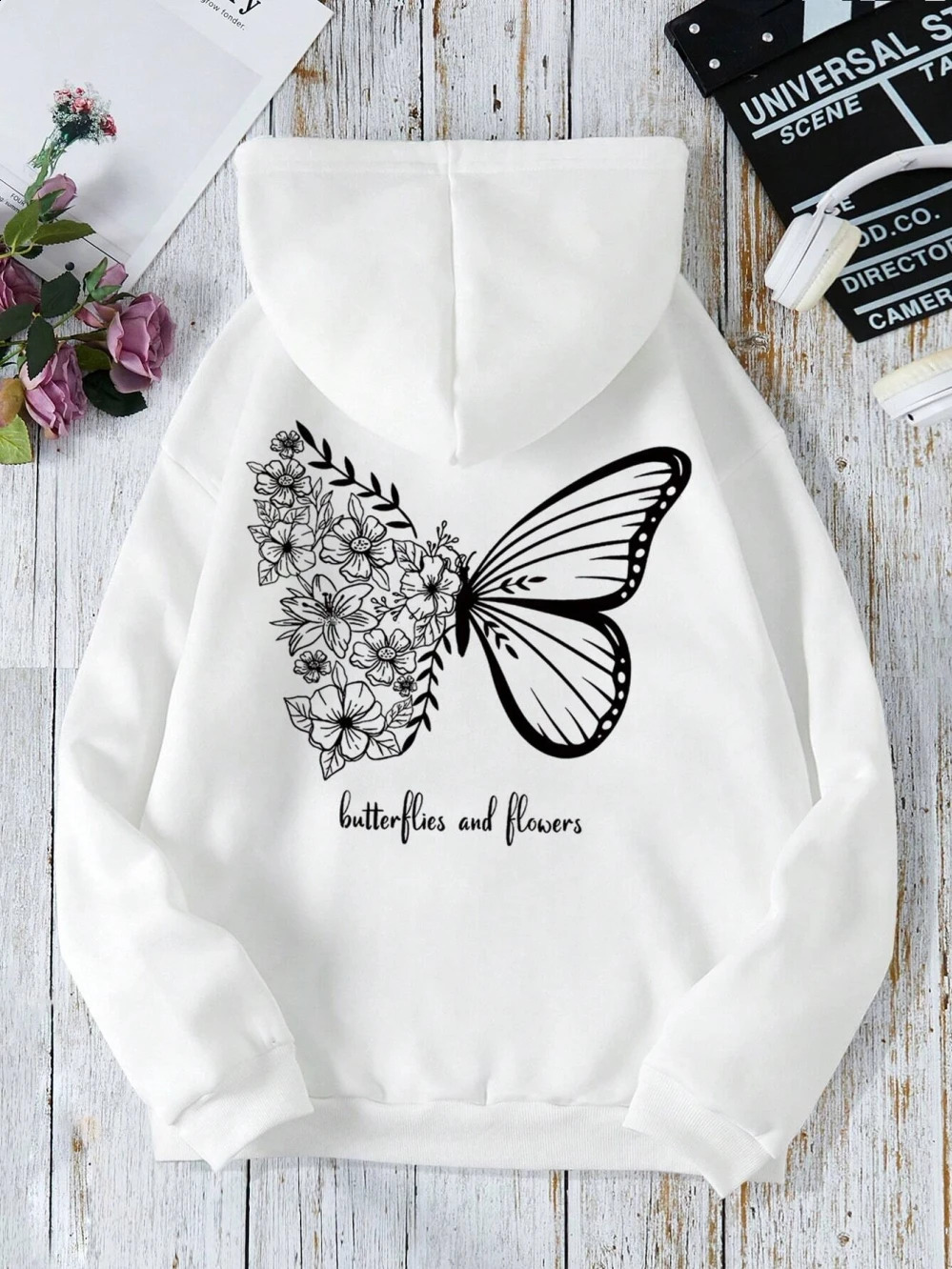 Butterfly and Flower Simple Style Womens Hoodie Fashion Crew Neck Sweatshirt Casual Autumn Sportswear graphic Retro Y2K 250818