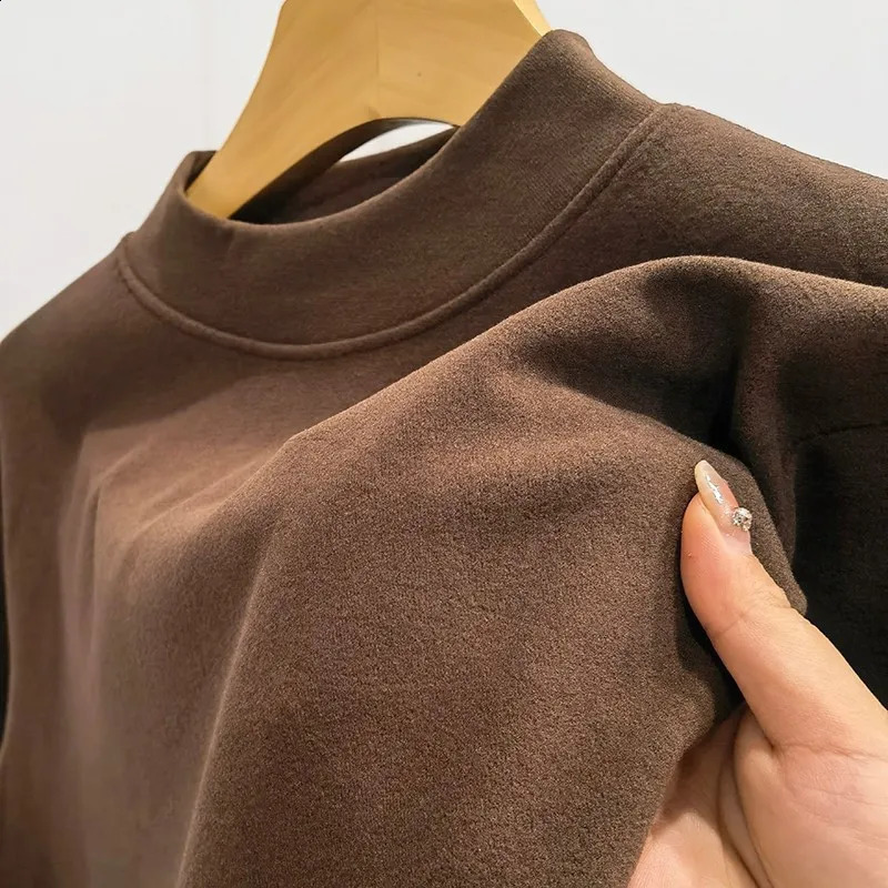 Men Thin Warm Tops Mens Autumn and Winter Longsleeved Thermal Underwer Male Centre Collar Fashion Tshirt 250827