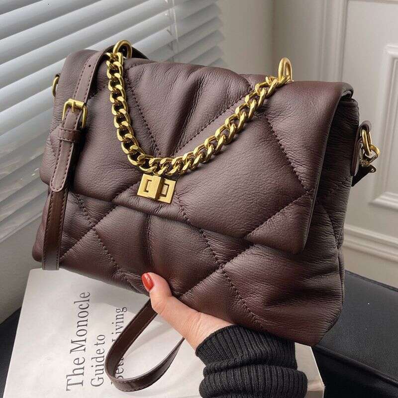 Textured Women's 2023 New Fashion Fall/Winter Lingge Crossbody Soft Leather Chain Tote Bag