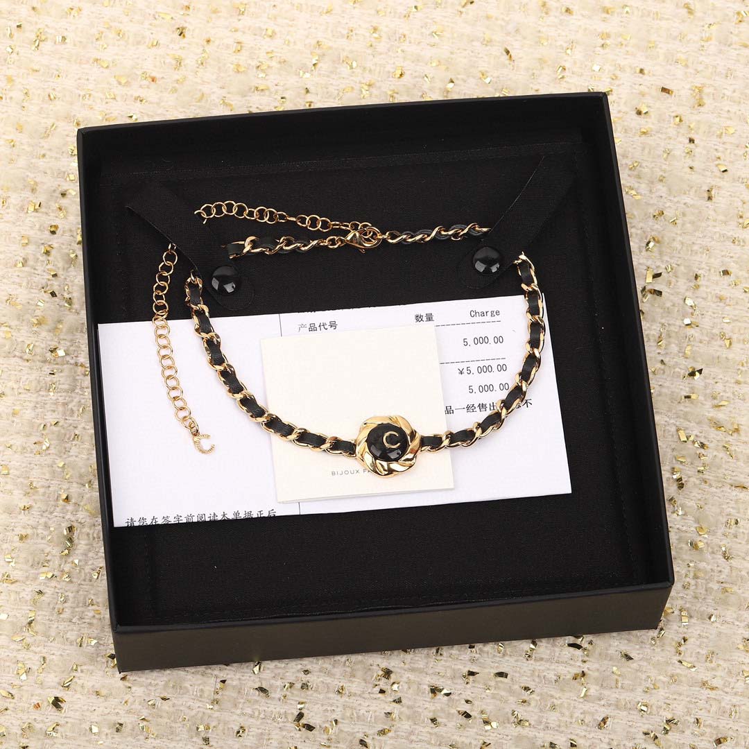 2025 Top quality pendant necklace with black color and geuine leather for women egagement jewelry gift have box stamp PS4199
