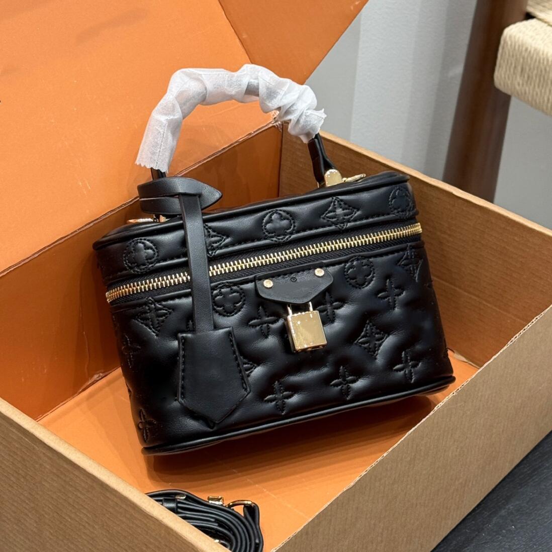 Designer Makeup Bag Vanity Bag Luxury Cosmetic Bags Quilting Embroidery Fashion Women Handbag Travel Bag Purses Tote Toiletry Bag Zipper Crossbody L
