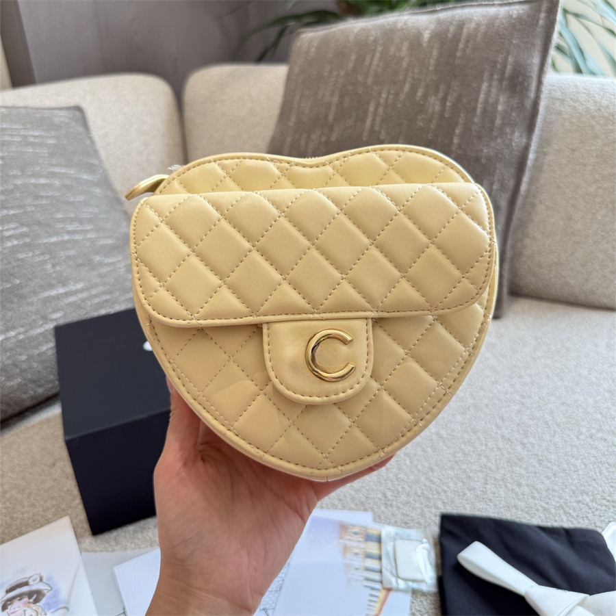 Design crossbody sac sous brassière sac de luxe mini sacs diamant en réseau en diamant coeurs sacs d'épaule femme sac élégant mode masque