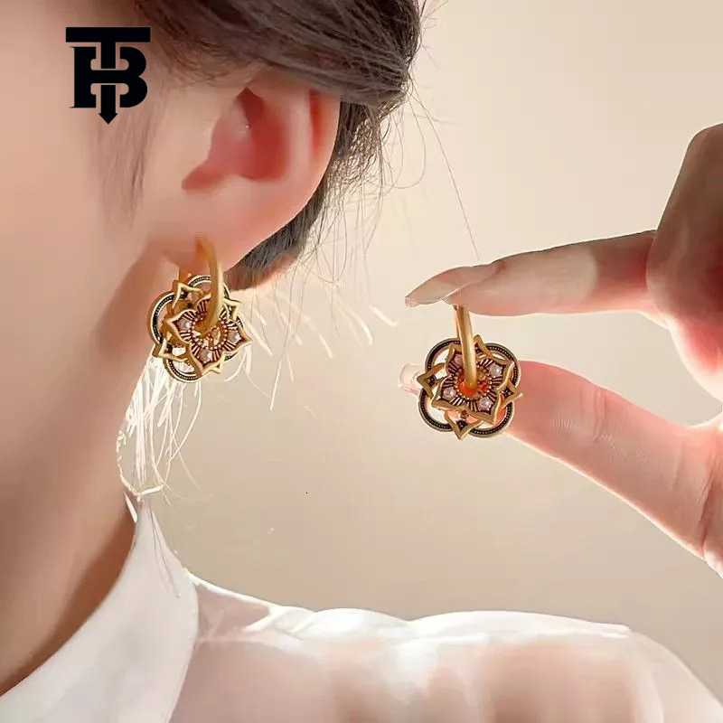 Free Shipping For New Designer Accessories Retro Chinese Style Earrings For Women Hot-selling Light Luxury High-end Stud Earrings Unique And Elegant