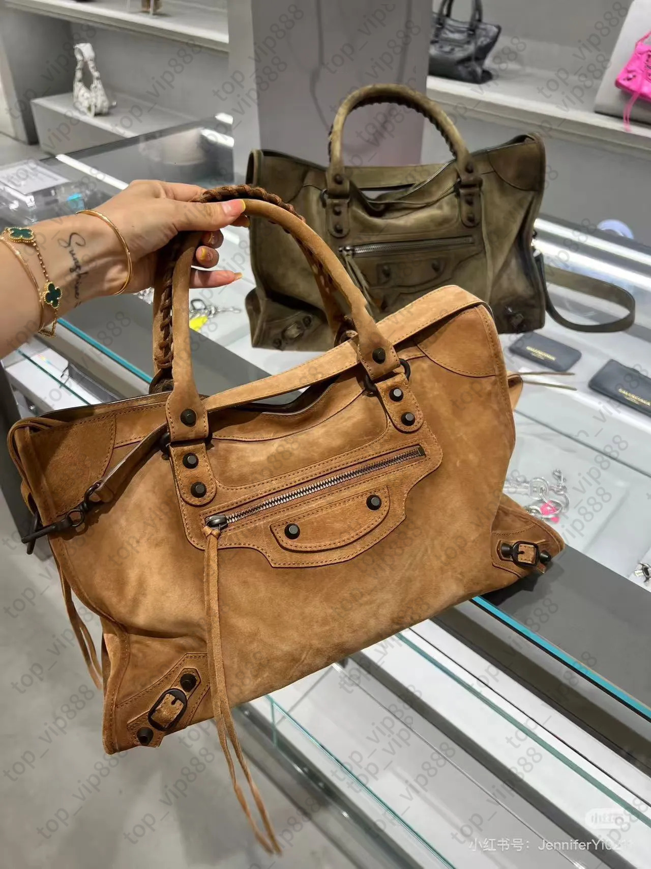 Fashion Autumn Designer Bag Women Luxury City Bag Tote Correct Rivet Motorcycle Bag Outdoor Handbag Hipster Shoulder Bags Tassel Purse Duffle Bags 2