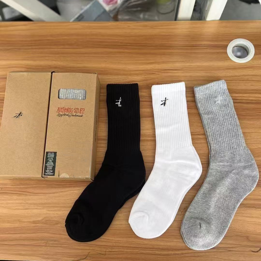 Sports Socks Designer Outdoor Embroidery Letter Stocking Cotton Thick Absorbing Sweat Basketball Long Men