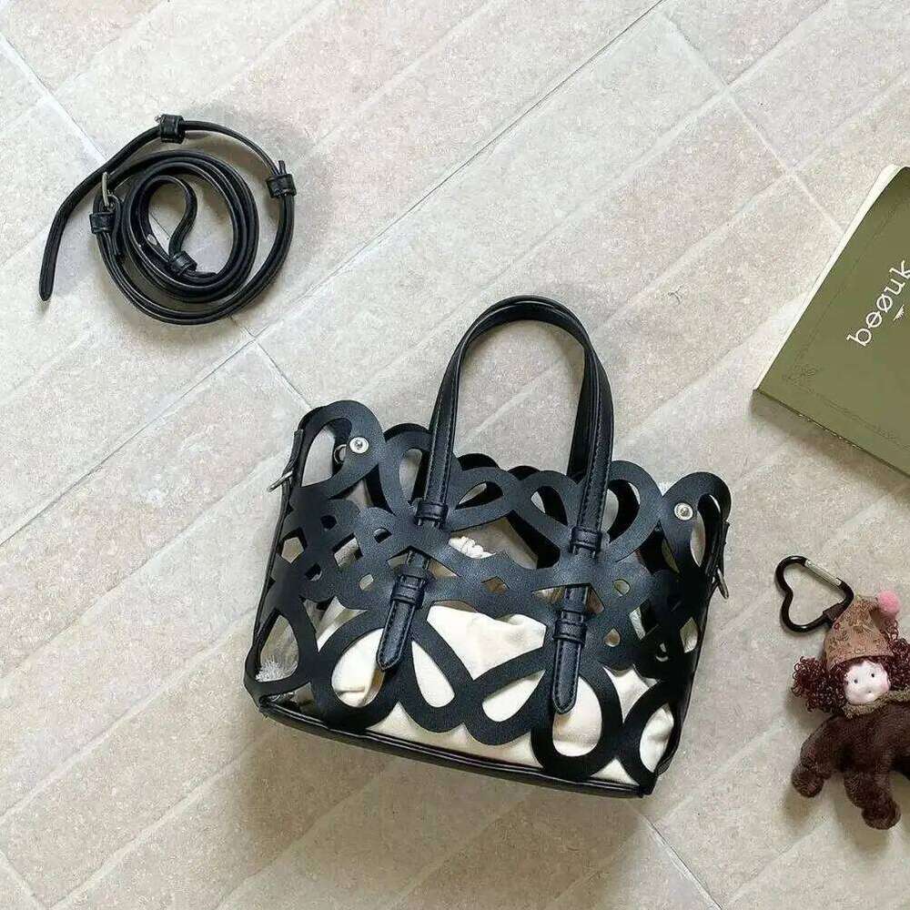 Unique Design Women's Handbag Hollow Out Shoulder Bucket Crossbody Fashionable Tote Bag Elegant Female Bolso