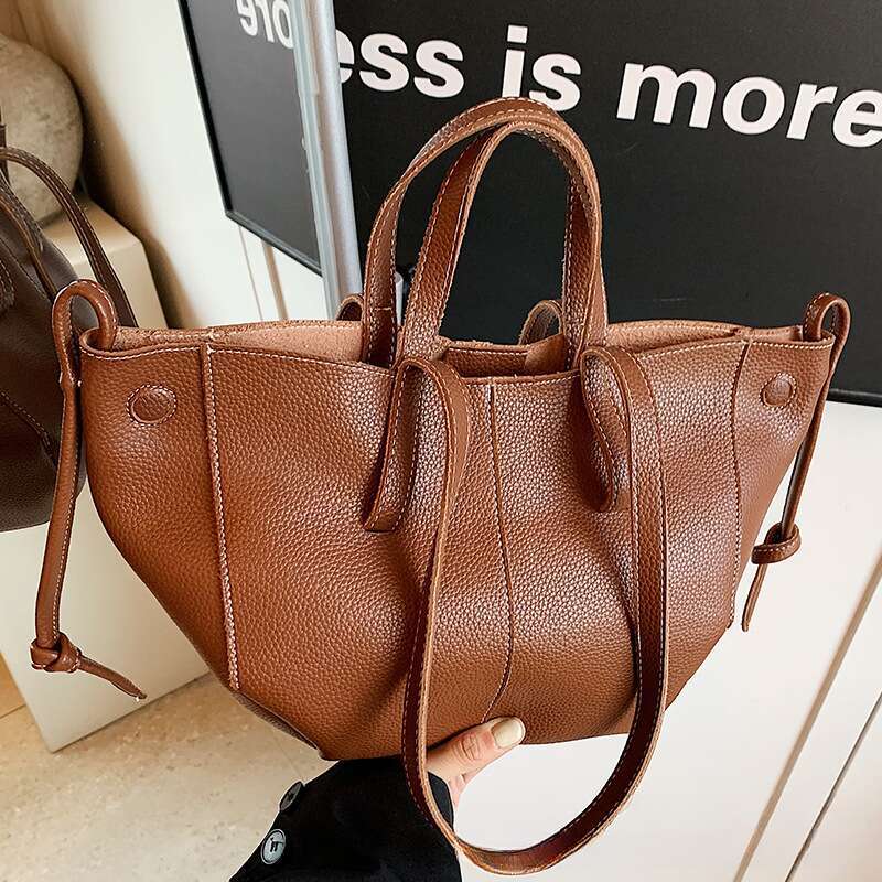 2025 New Casual Versatile Commuter Shoulder Handheld Tote Bag for Women with Retro Large Capacity Cross-border Design
