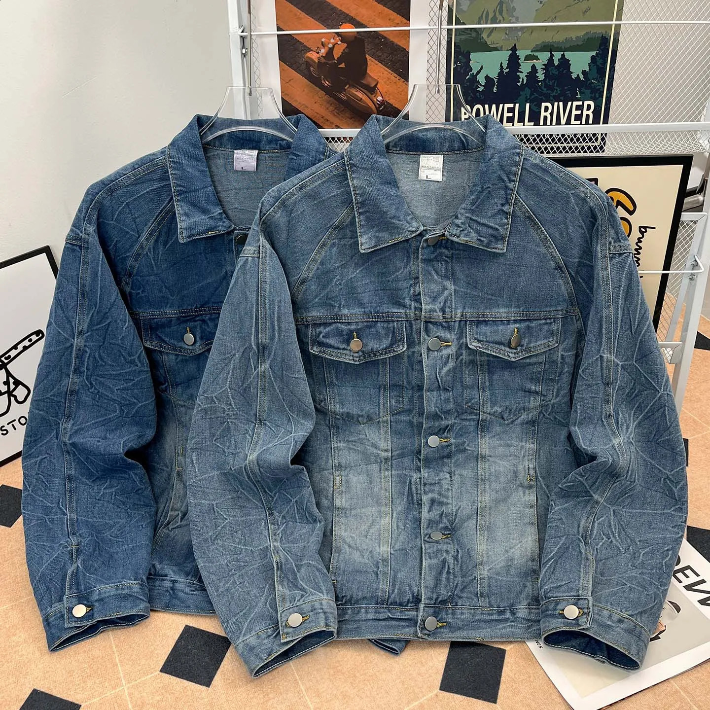 Washed Blue Denim Jacket For Men Patchwork With Pocket Lapel Jackets Fashionable American Retro Loose Autumn Coat 250827
