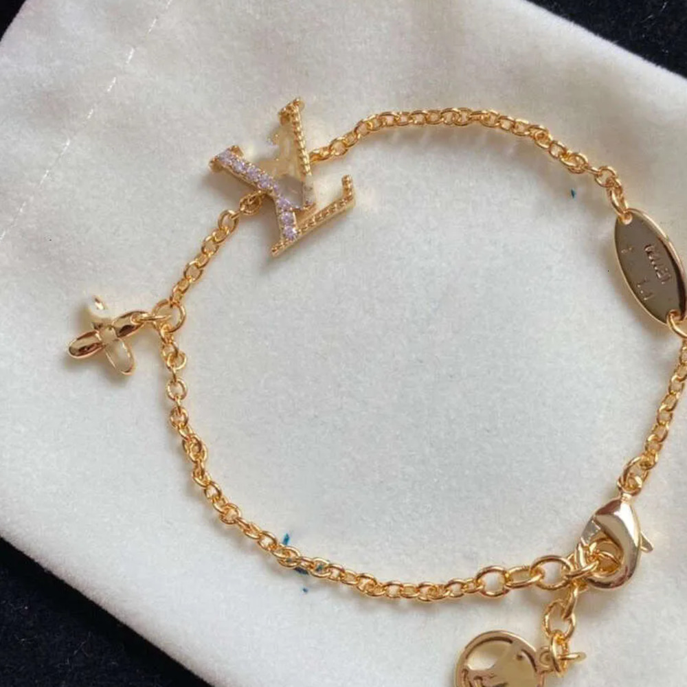 Chain Fashion luxury pearl bracelet designer jewelry wedding diamond 18K goldplated white gold letter pendant womens letter diamond pendant bracelet
